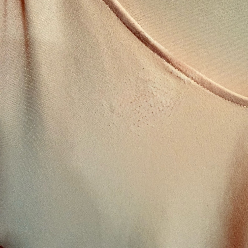 Michael Kors Soft pink blouse
super minor pilling as pictured.
Smoke free home - Picture 5 of 5